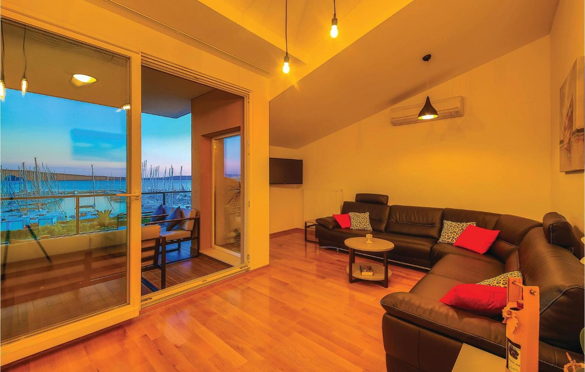 Nice Apartment In Kastel Gomilica With Wifi Kastela Ngoại thất bức ảnh